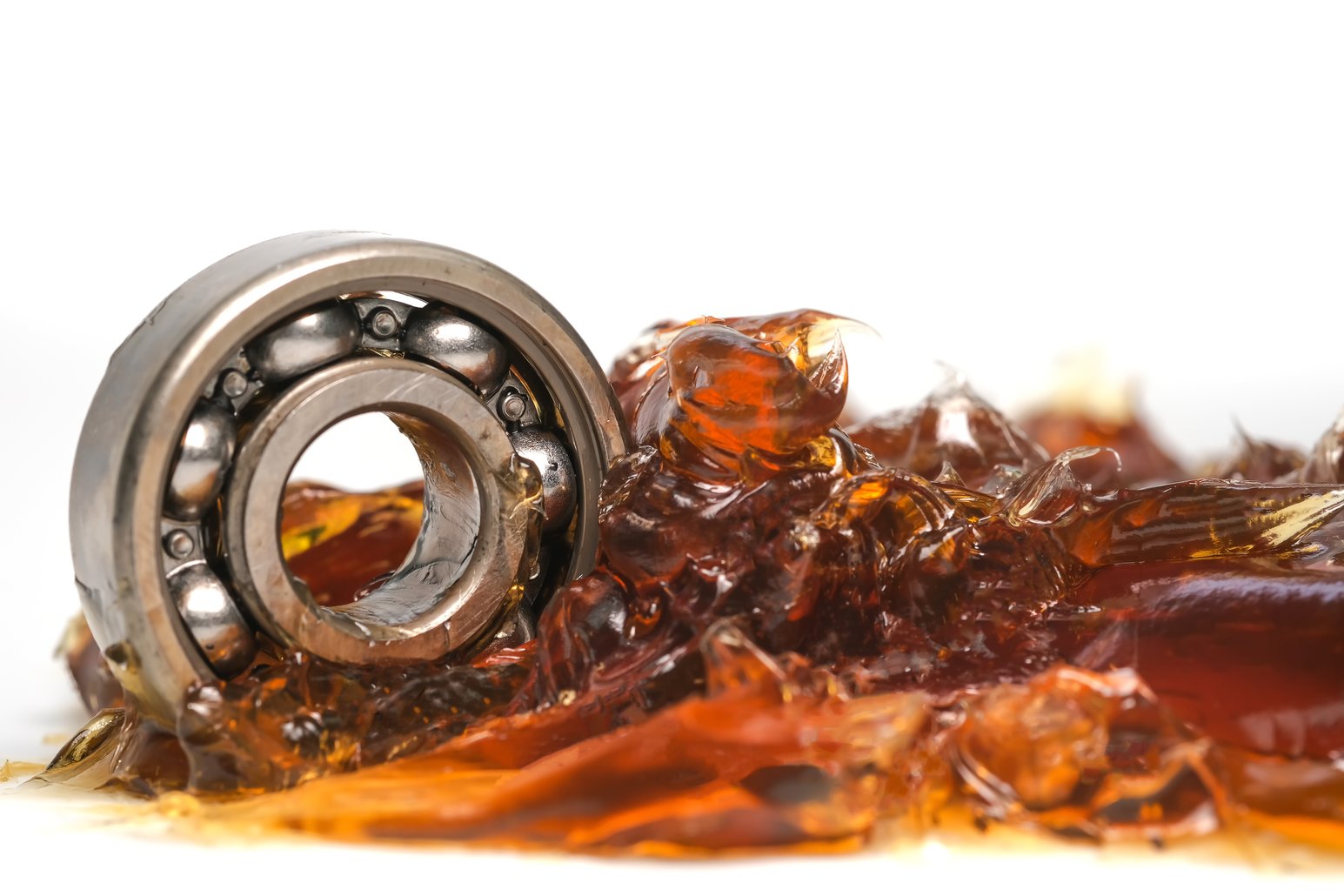 Solid Lubricant vs. Oil Lubricant - What’s the Difference